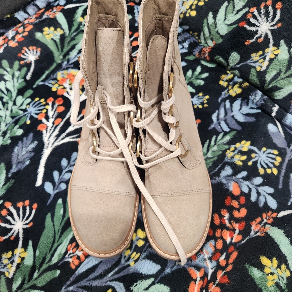 Sorel Beige Lace-Up Suede Ankle Boots with Gold Hardware